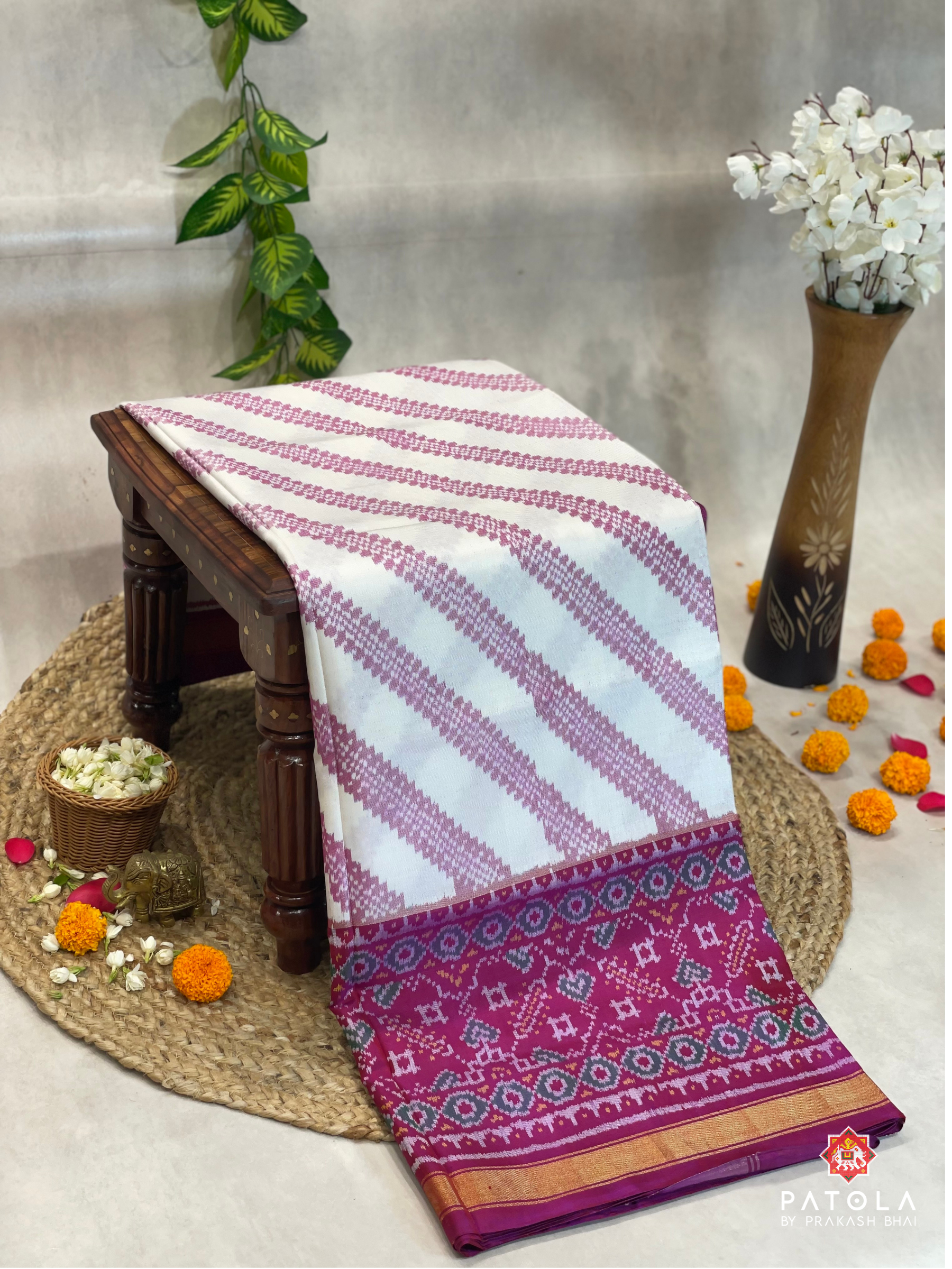 Laheriya Design Manekchowk Border Pallu Contrast Semi Double Ikat Saree